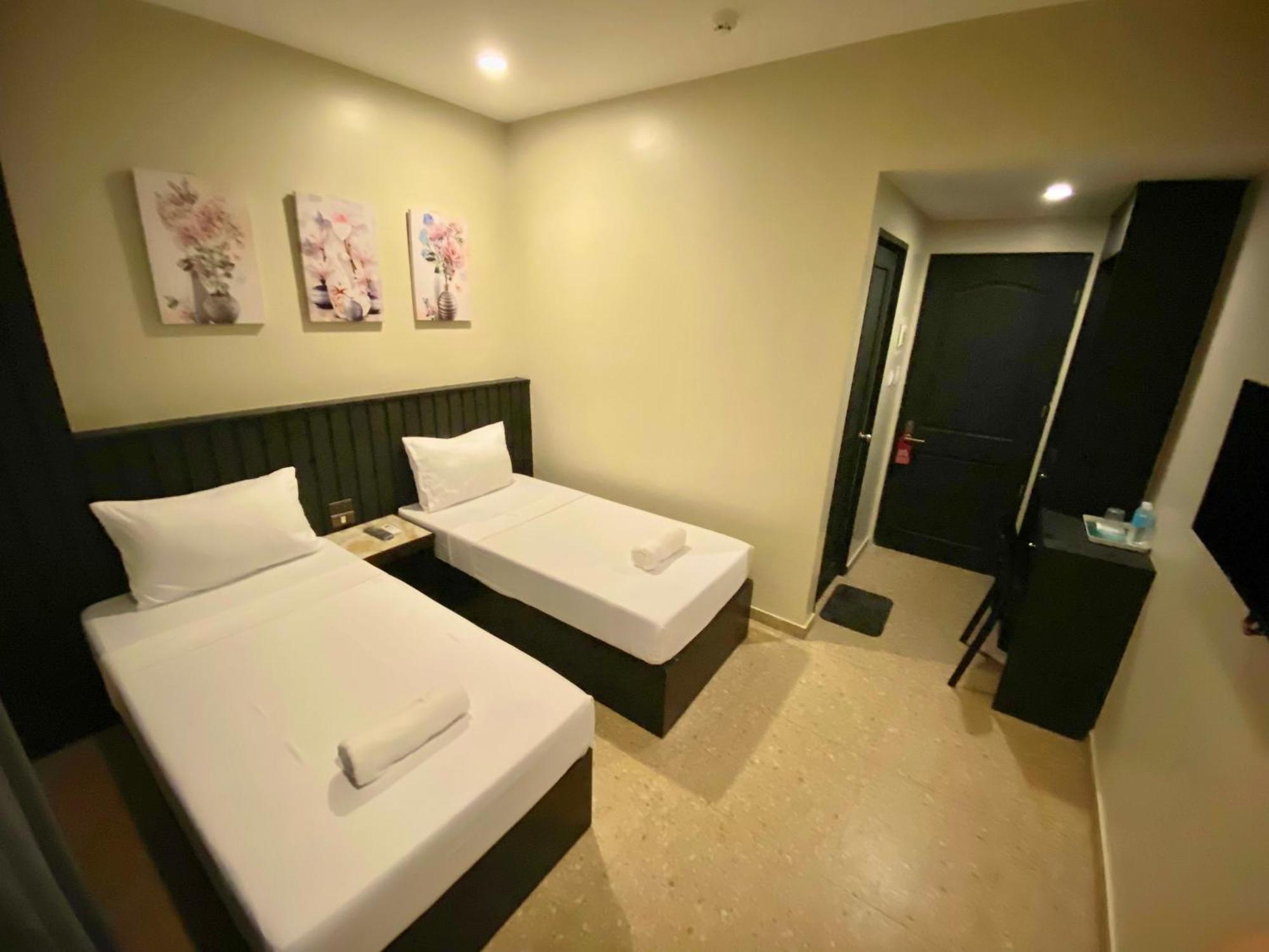 Rudolfo Suites Roxas City Bagian luar foto